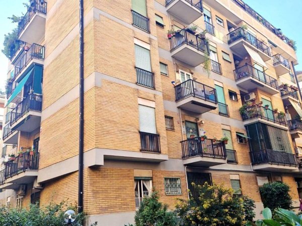 appartamento in vendita a Roma in zona Appio Claudio