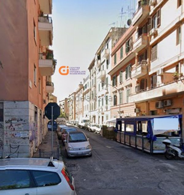 appartamento in vendita a Roma in zona Tuscolano