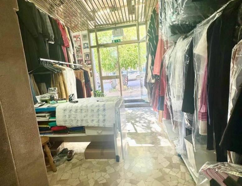 negozio in vendita a Roma in zona Tuscolano