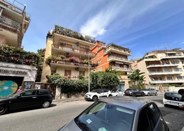negozio in vendita a Roma in zona Aurelio