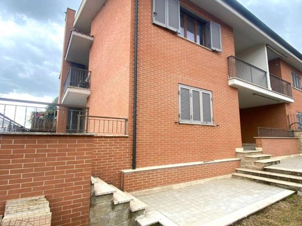 appartamento in vendita a Roma in zona Lunghezza