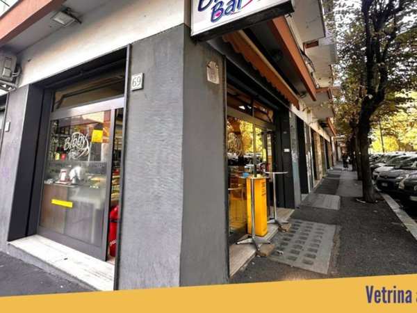 negozio in vendita a Roma in zona Tuscolano