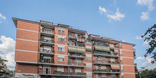appartamento in vendita a Roma in zona Gianicolense