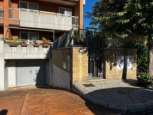 casa indipendente in vendita a Roma in zona Trigoria