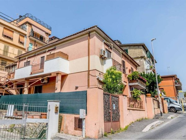 appartamento in vendita a Roma in zona Labaro