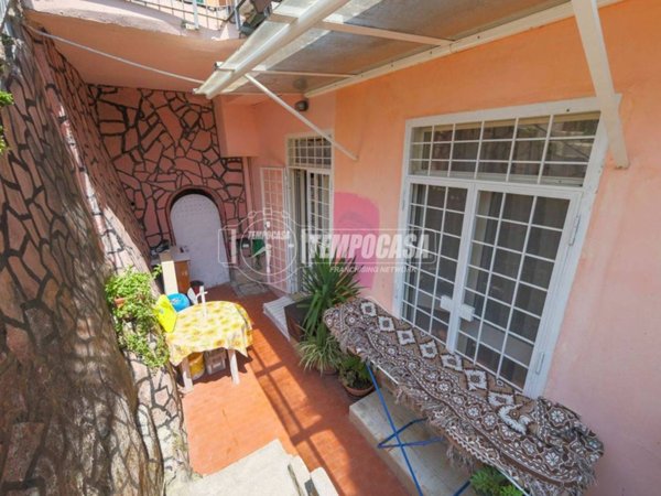 appartamento in vendita a Roma in zona Tomba di Nerone