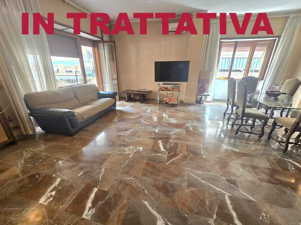 appartamento in vendita a Roma in zona Appio Claudio