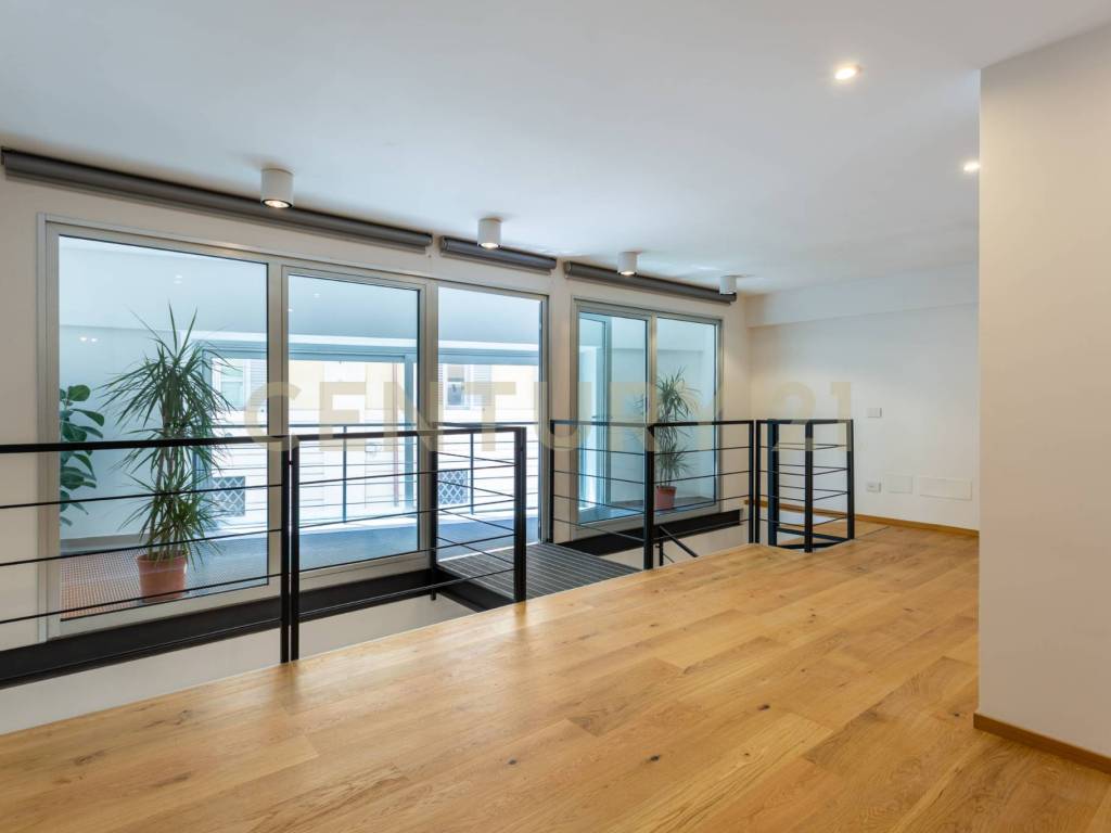 appartamento in vendita a Roma in zona Rione Monti/Campitelli