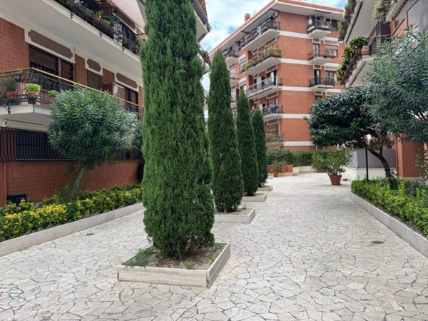 appartamento in vendita a Roma in zona Appio Latino