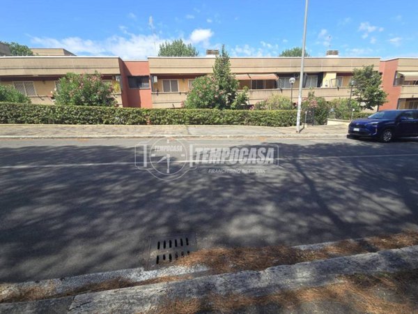 appartamento in vendita a Roma in zona Dragona/Bagnoletto