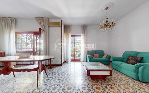 appartamento in vendita a Roma in zona Mostacciano