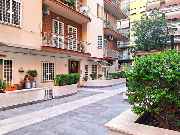 appartamento in vendita a Roma in zona Tuscolano