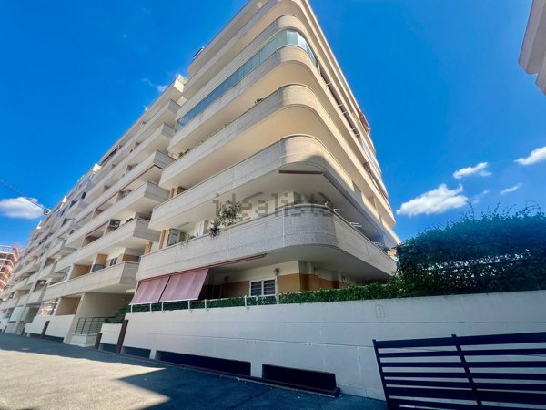 appartamento in vendita a Roma in zona Castel di Leva