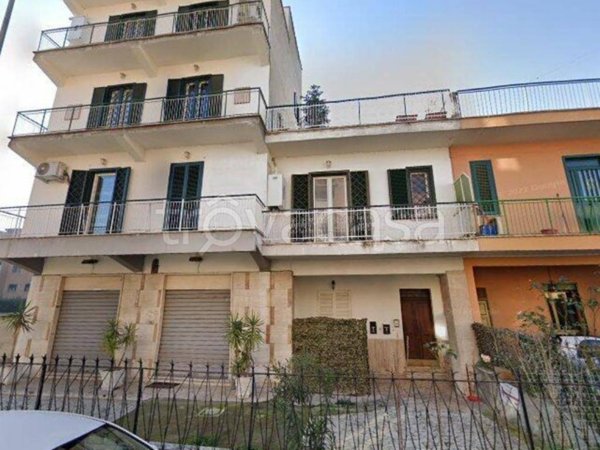 negozio in vendita a Roma in zona Torre Maura