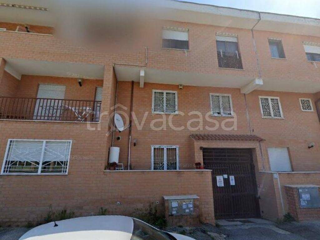 appartamento in vendita a Roma in zona Acilia