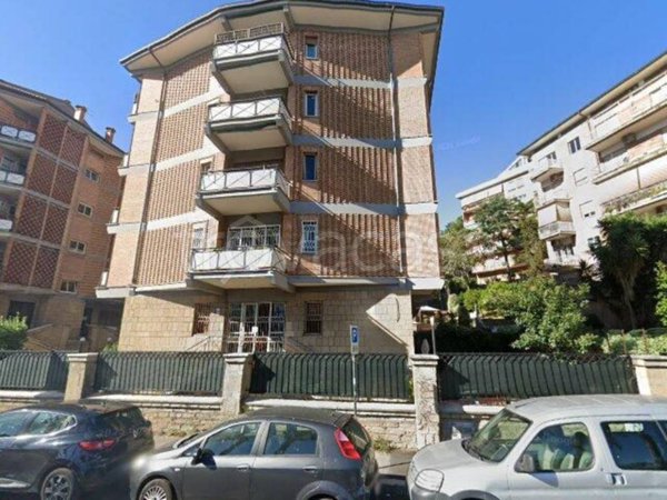 appartamento in vendita a Roma in zona Giuliano Dalmata