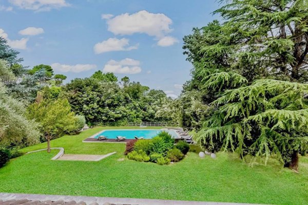casa indipendente in vendita a Roma in zona Tomba di Nerone