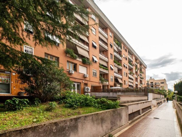 appartamento in vendita a Roma in zona Giuliano Dalmata