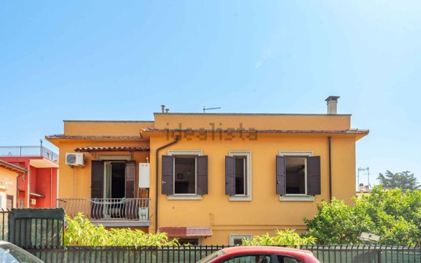 appartamento in vendita a Roma in zona Osteria del Curato