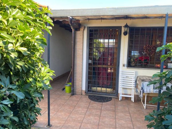 appartamento in vendita a Roma in zona Acilia