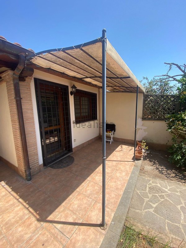 appartamento in vendita a Roma in zona Acilia