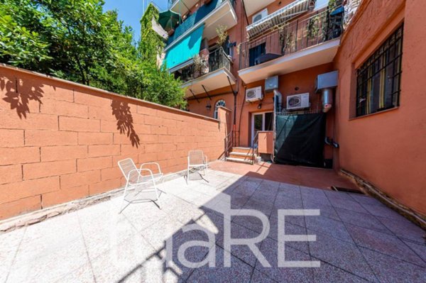 negozio in vendita a Roma in zona Trastevere