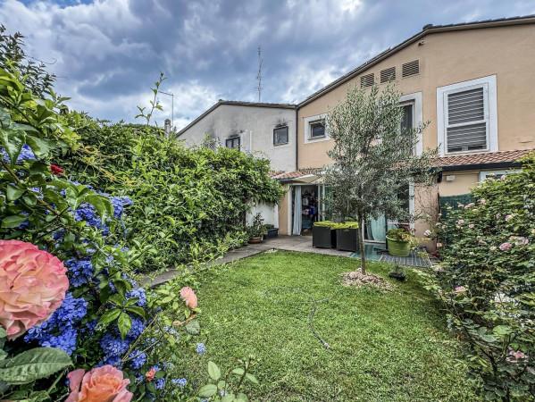 casa indipendente in vendita a Roma in zona Casal Palocco
