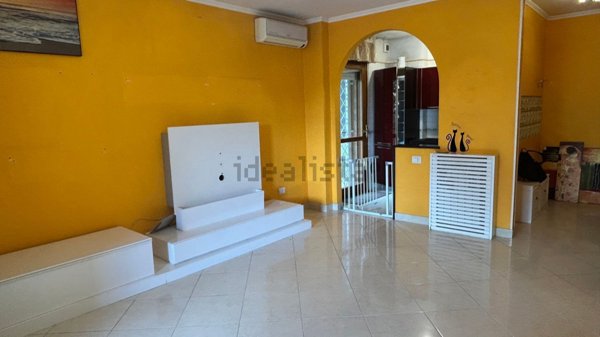 appartamento in vendita a Roma in zona Torre Spaccata