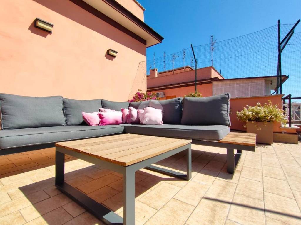 appartamento in vendita a Roma in zona Monte Sacro/Talenti