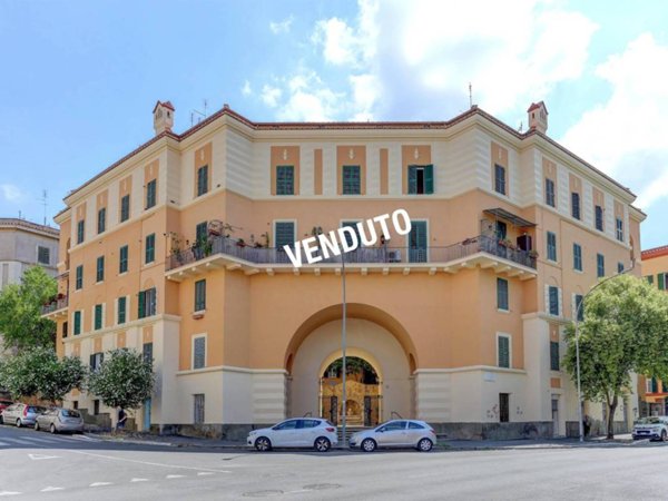 appartamento in vendita a Roma in zona Ostiense