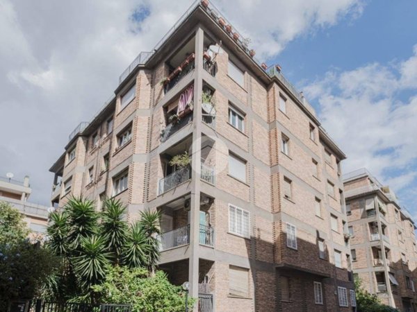 appartamento in vendita a Roma in zona Gianicolense