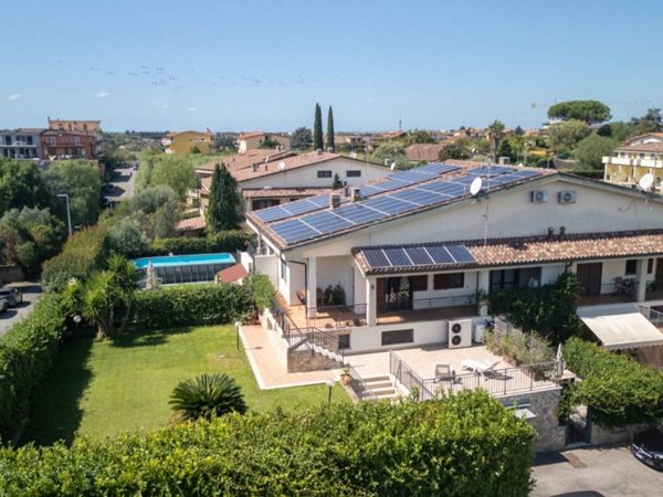 casa indipendente in vendita a Roma in zona Castel di Leva