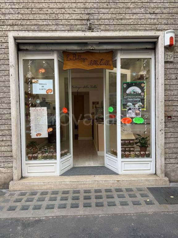 negozio in vendita a Roma