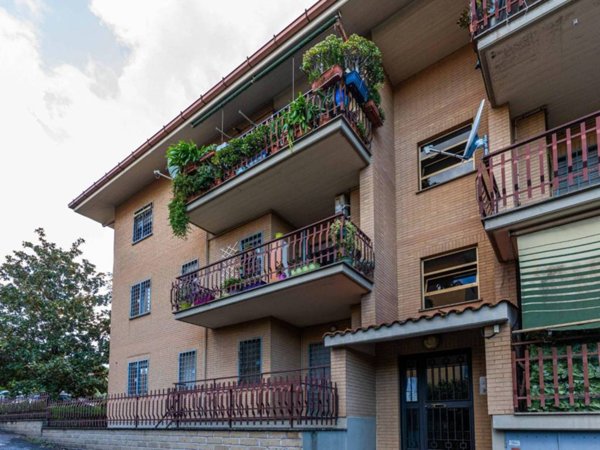 appartamento in vendita a Roma in zona Torre Maura