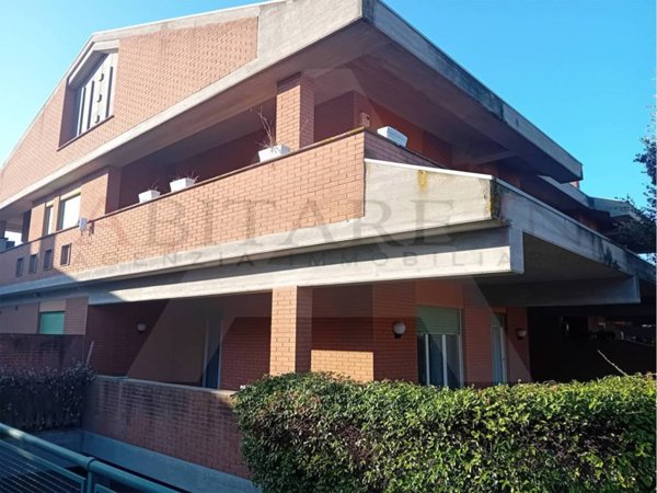 casa indipendente in vendita a Roma in zona Casal Palocco