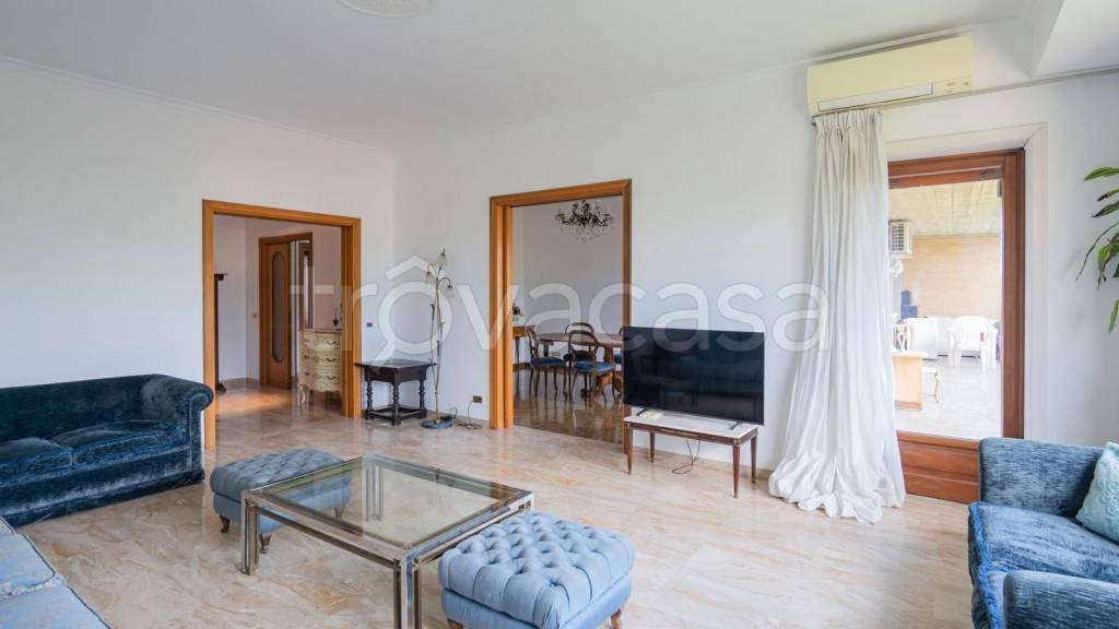 appartamento in vendita a Roma in zona Tor di Quinto