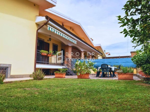 casa indipendente in vendita a Roma in zona Pantan Monastero