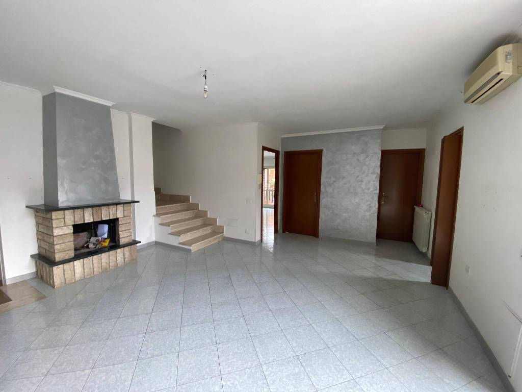 appartamento in vendita a Roma in zona Borghesiana