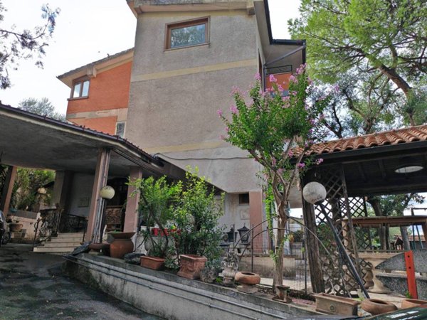 appartamento in vendita a Roma in zona Prenestino-Centocelle