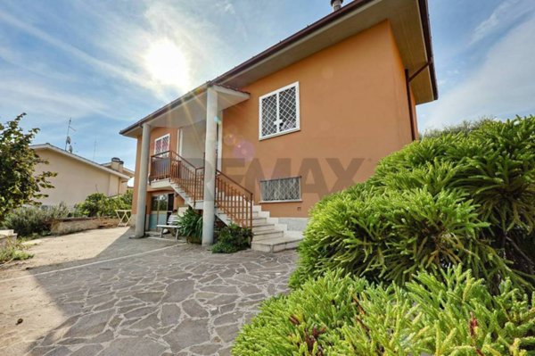 casa indipendente in vendita a Roma in zona Ottavia