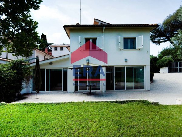 casa indipendente in vendita a Roma in zona Massimina/Casal Lumbroso