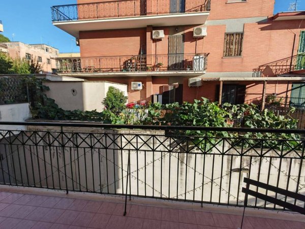 appartamento in vendita a Roma in zona Torre Angela