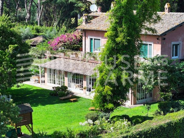 casa indipendente in vendita a Roma in zona Ardeatino