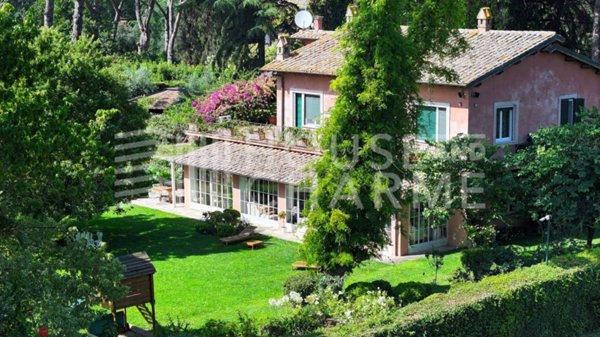 casa indipendente in vendita a Roma in zona Centro Storico