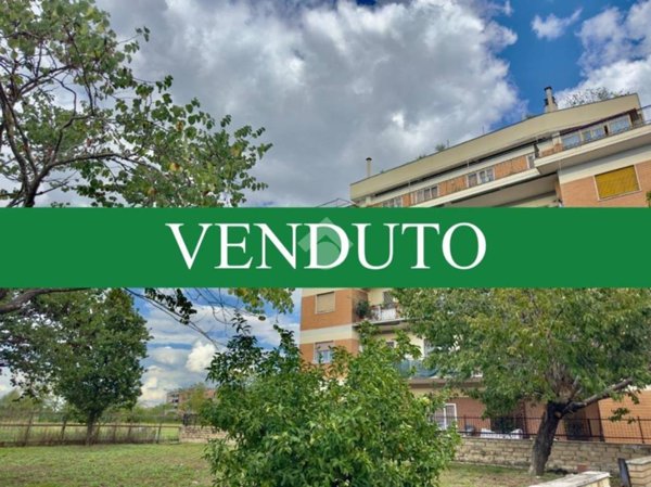 appartamento in vendita a Roma in zona Corviale