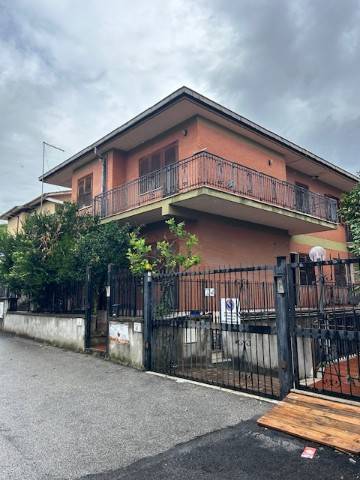 appartamento in vendita a Roma in zona Casal Morena