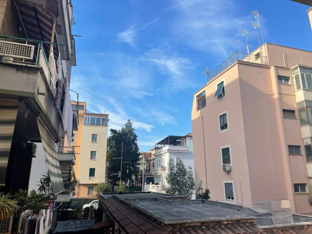 appartamento in vendita a Roma in zona Appio Latino