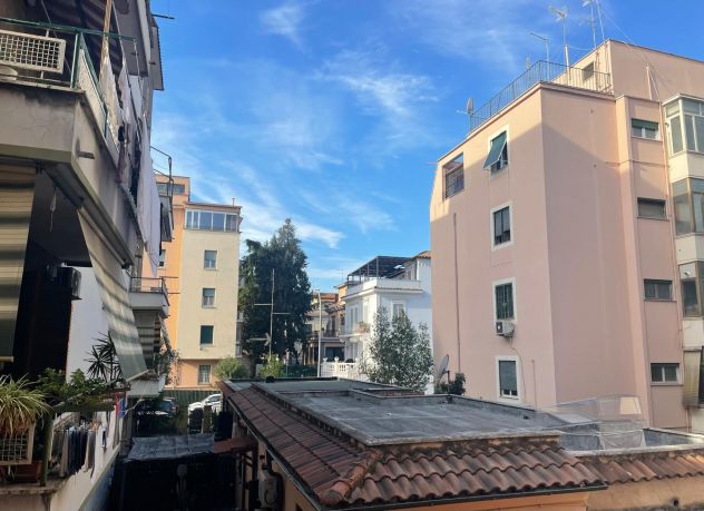appartamento in vendita a Roma in zona Appio Latino