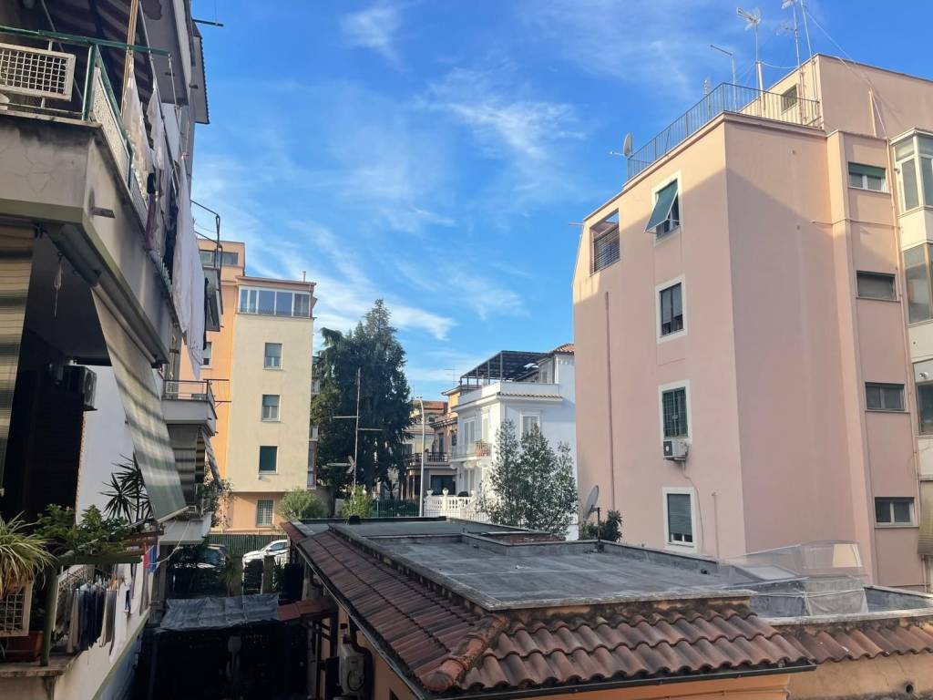 appartamento in vendita a Roma in zona Appio Latino