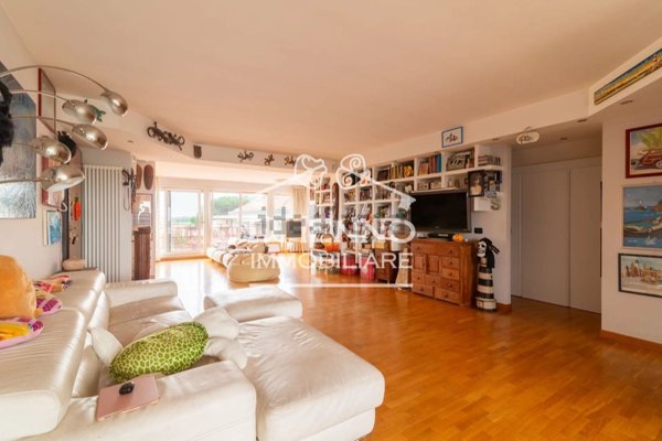 appartamento in vendita a Roma in zona Tomba di Nerone